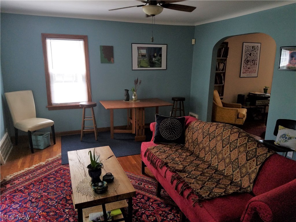 Crestmore Realty Cos Resub - Residential Lease