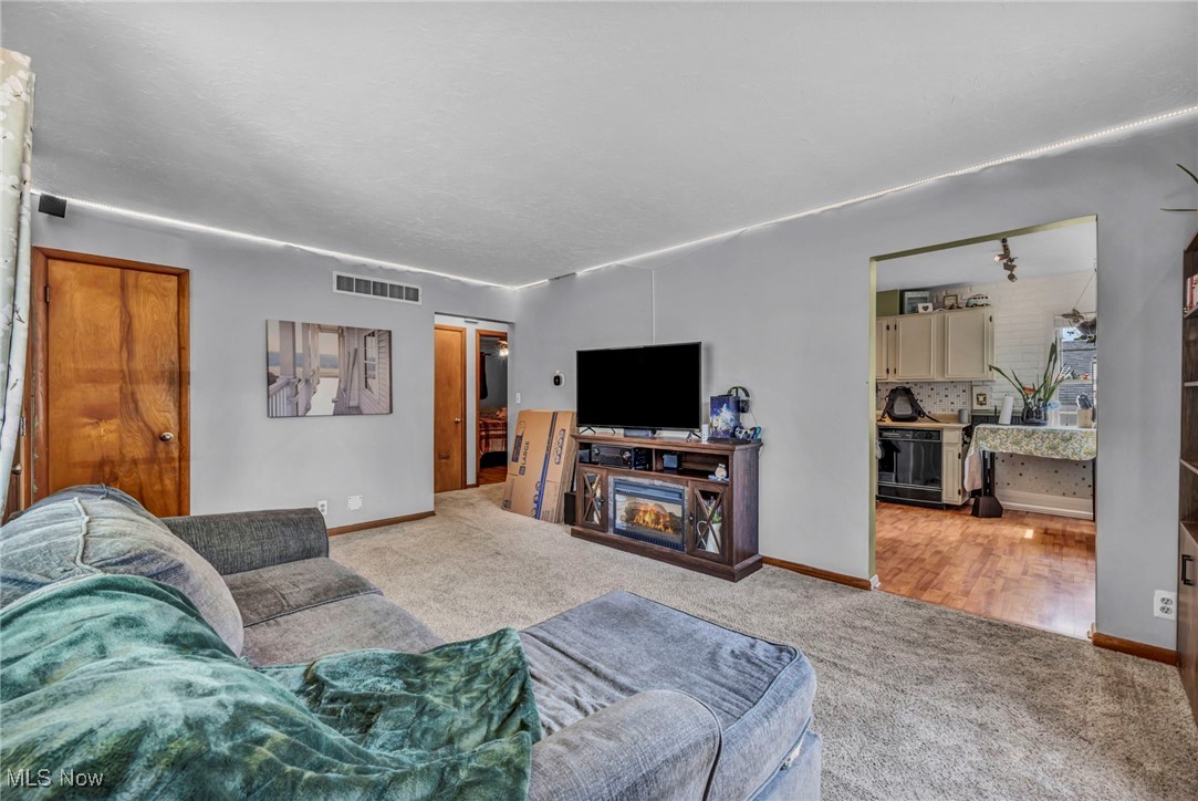 2314 Briner Avenue, Akron, Ohio image 12