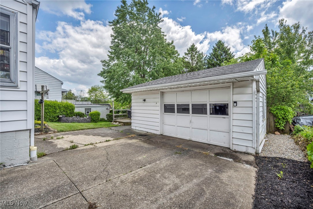 2314 Briner Avenue, Akron, Ohio image 32