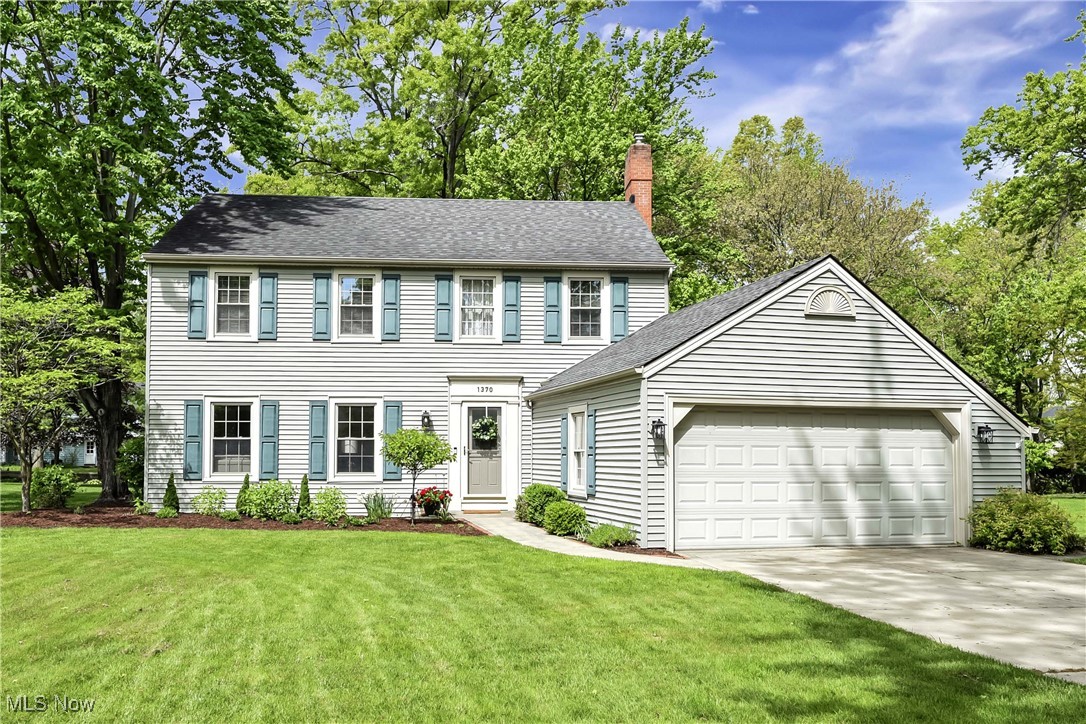 1370 Queen Annes Gate, Westlake, Ohio image 1