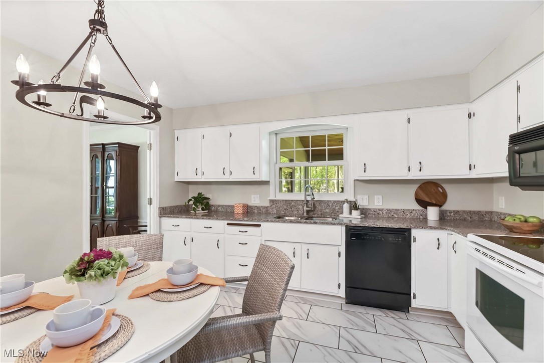 1370 Queen Annes Gate, Westlake, Ohio image 3