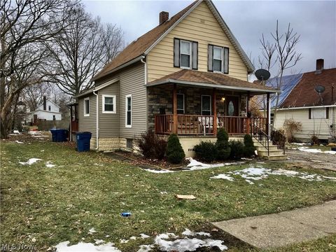 124 E 32nd Street, Lorain, OH 44055 - #: 5196447