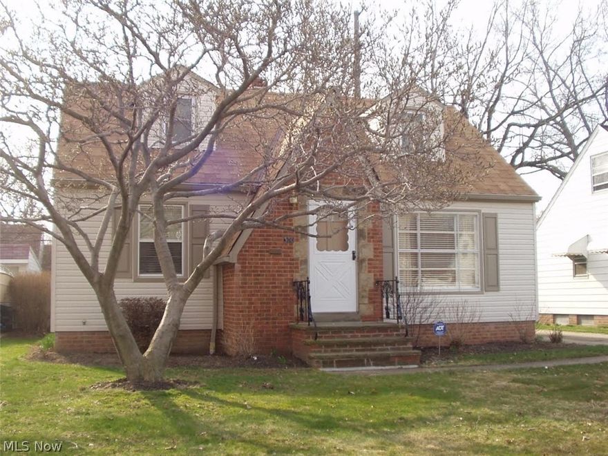 Cozy Euclid Bungalow that has been well kept and has 3 bedrooms and one bath!  Great curb appeal.  Currently has a tenant in place.  This one wont last so bring your buyers!