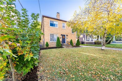 1313 Saint Charles Avenue Lakewood OH 44107