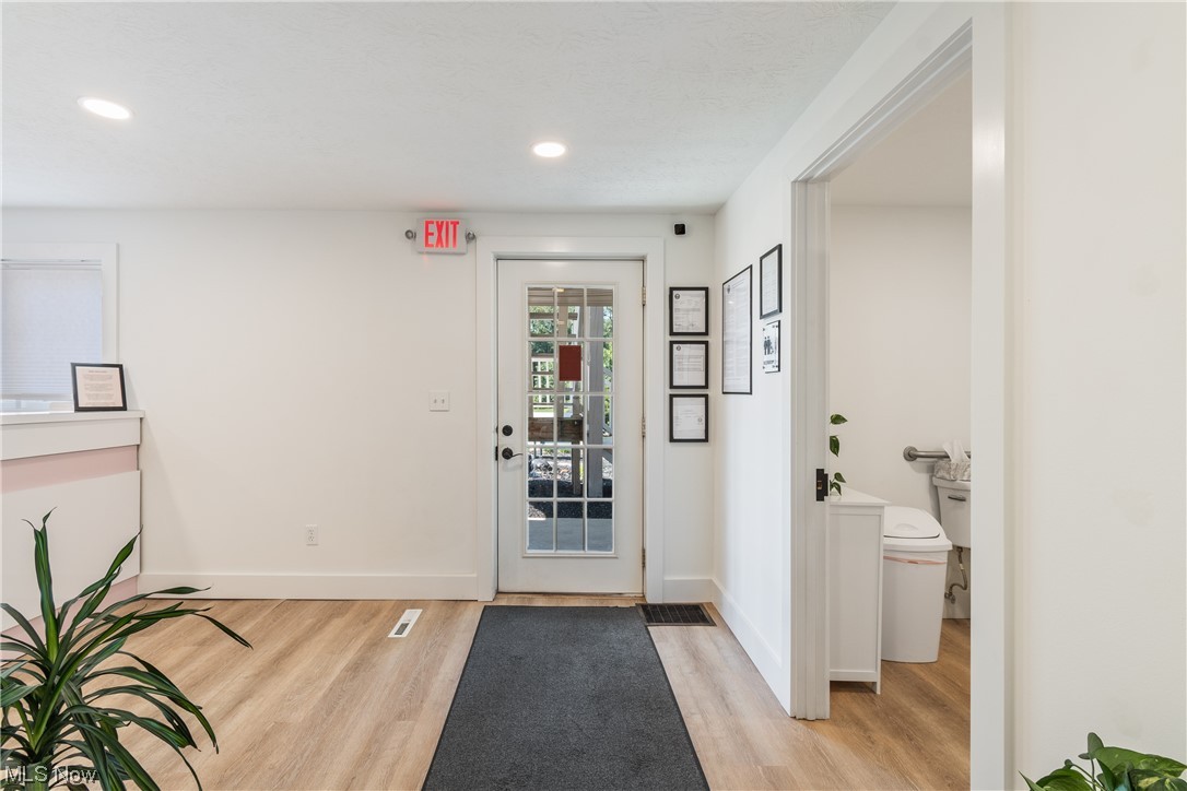 Mcdonaldsville - Commercial Sale