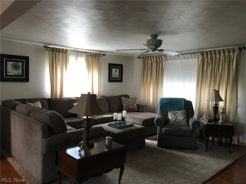 CRESTVIEW  MANOR - Residential