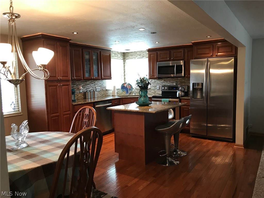 CRESTVIEW  MANOR - Residential