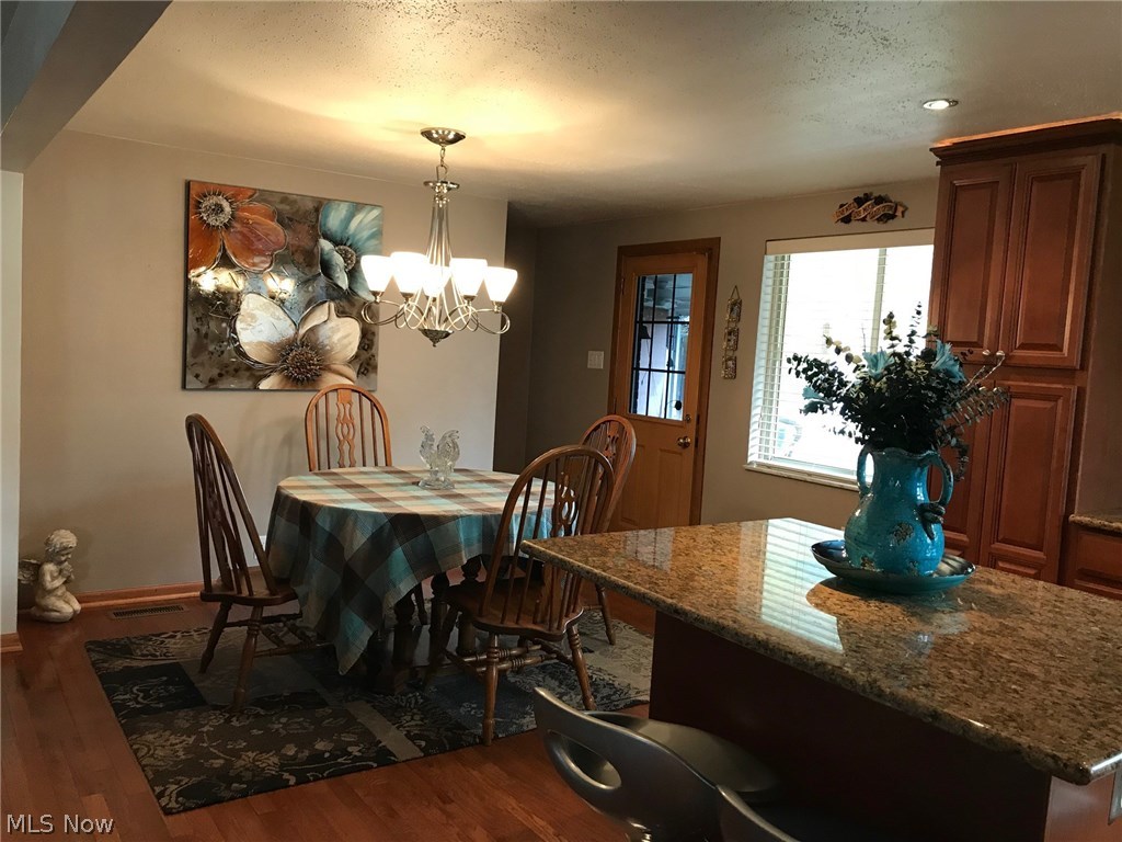 CRESTVIEW  MANOR - Residential