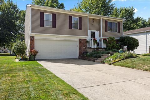 26917 Oxford Park Lane, Olmsted Twp, OH 44138 - #: 5156486