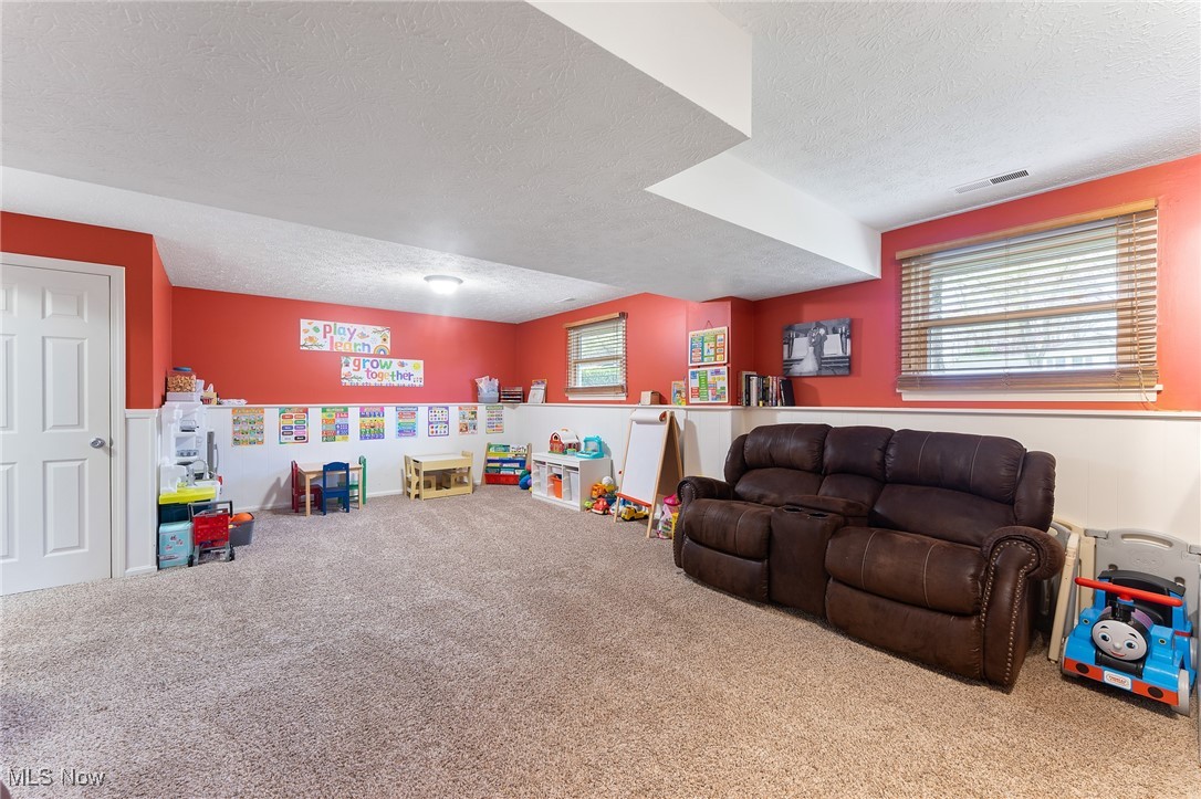 649 Wendemere Drive, Hubbard, Ohio image 19