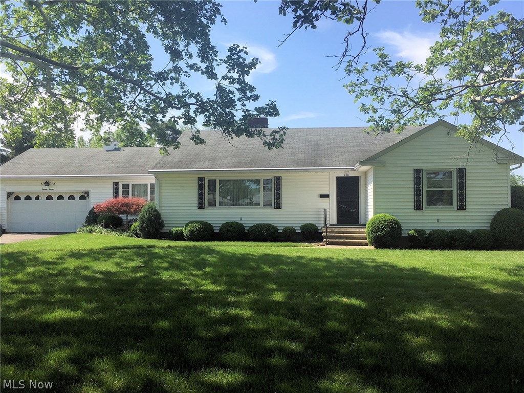 Nice large ranch with 3-bedrooms and full basement on large lot. Close to schools, churches and main thoroughfares.