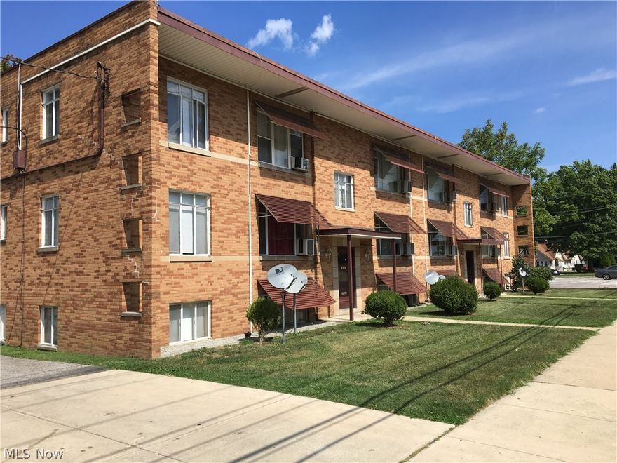 Keller Williams Commercial Greater Cleveland West is proud to present this investment opportunity. 
Note that this property is also part of a 30 unit package deal,  
Great location
100% occupied
Waiting list
Individual furnaces ( 10 y)
Individual water heaters ( 2-8 y)
Owner owns all appliances
Assigned garage parking
Submarket vacancy rate is 2.6%
Each 2 units share a laundry facility on the same floor
current 20% of tenants are section 8
Property is currently managed by owner ( very dedicated