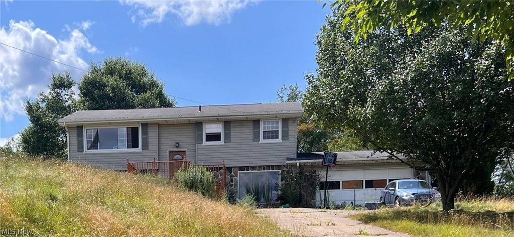 Photo of 16719 Artistic Drive, East Liverpool, OH 43920 (MLS # 5195179)