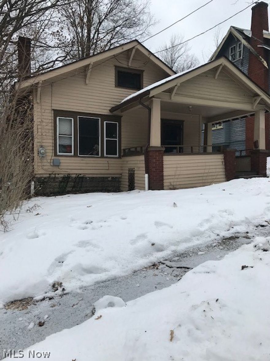 Great investment opportunity. 2 bedroom 1 bathroom bungalow in Akron.