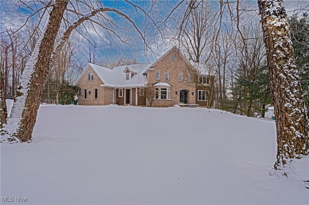 Photo of 17421 Rambling Creek Trail, Chagrin Falls, OH 44023 (MLS # 5183983)