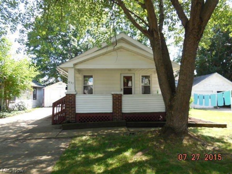 Nice 3 bedroom, 1 bath ranch on quiet park like setting.  This home has nice floor plan, 1 car detached garage, conveniently located and ready to move.This is a Fannie Mae Homepath property.