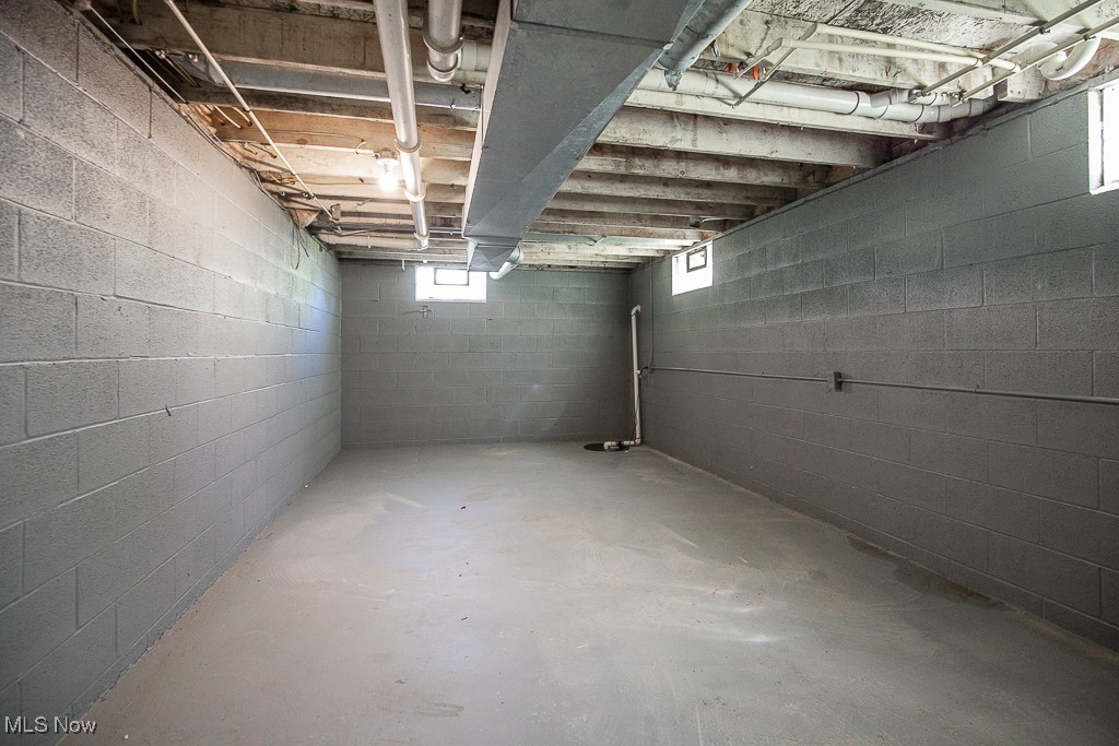 1063 Packard Drive, Akron, Ohio image 33