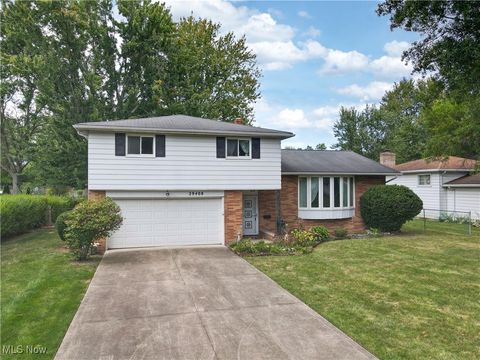 29408 Stewart Drive, North Olmsted, OH 44070 - #: 5156101