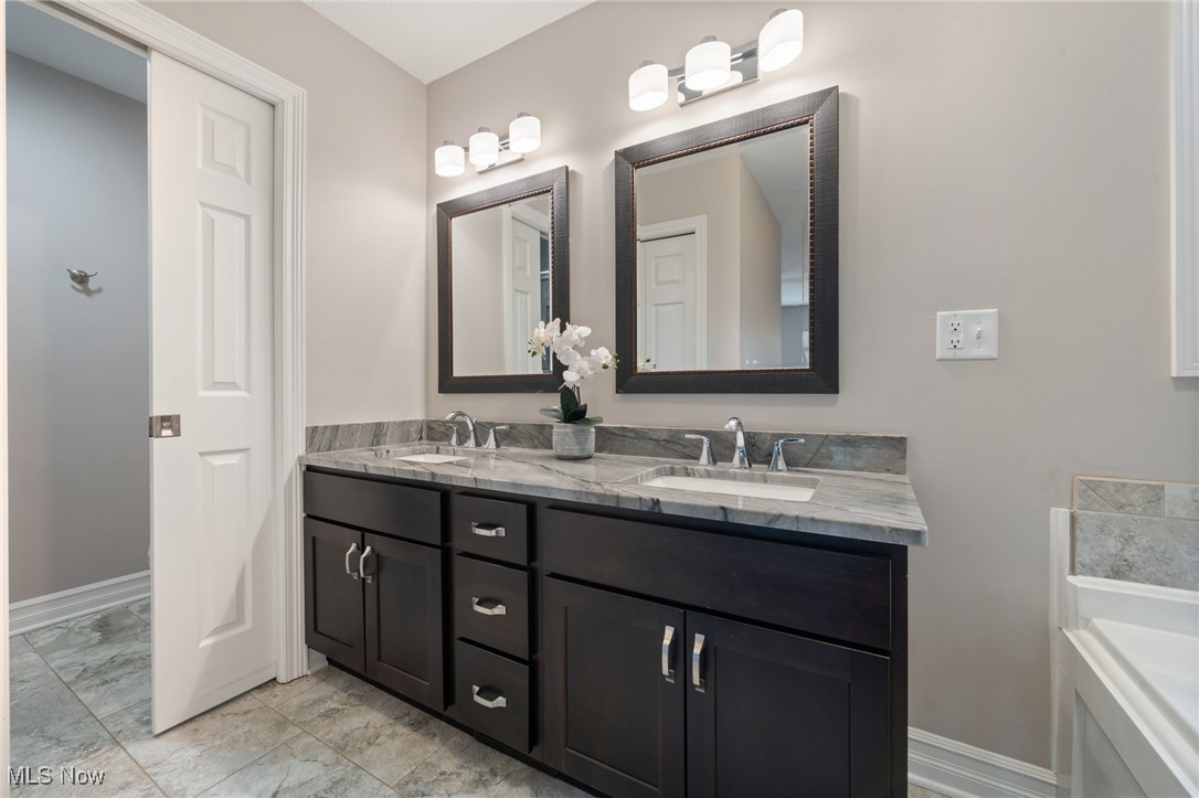 10945 Burlington Ridge Drive, Chardon, Ohio image 22