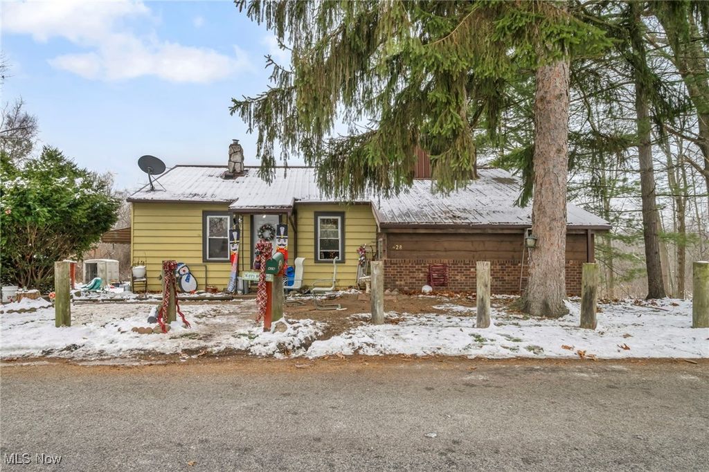 Photo of 428 Canova Drive, Akron, OH 44319 (MLS # 5176927)