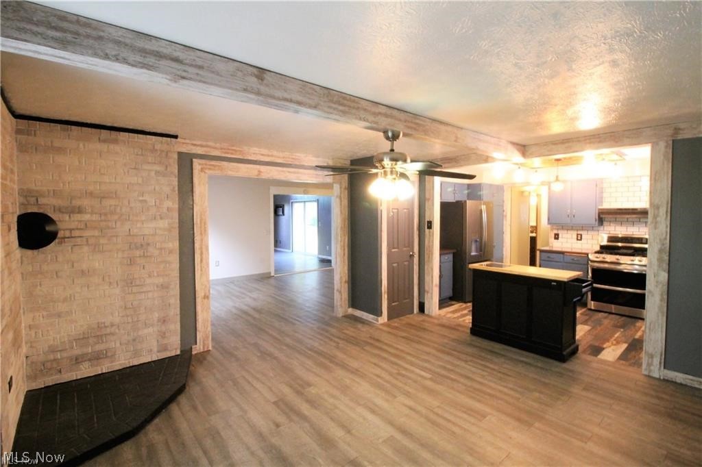 Old Town Colonial Estate - Residential