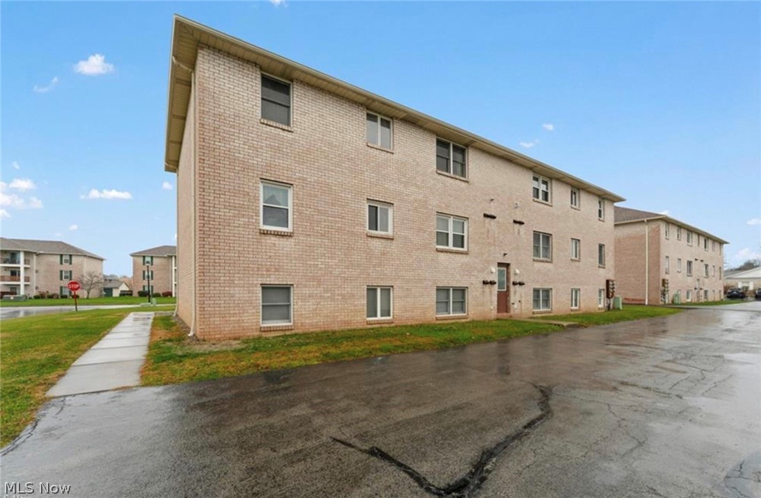 Presidential Square Condo - Residential