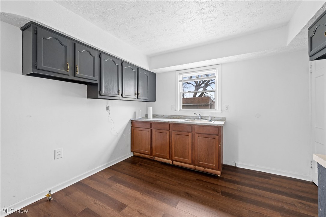 9611 Dunlap Avenue, Cleveland, Ohio image 9