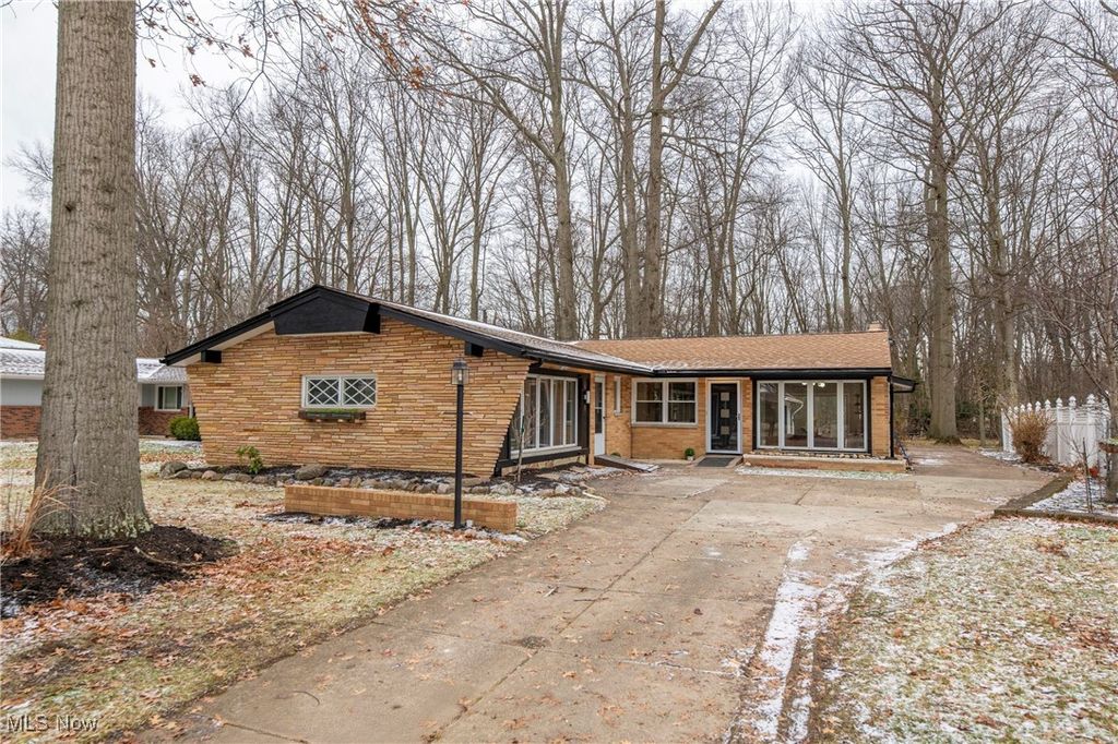 Photo of 26454 Strawberry Lane, Westlake, OH 44145 (MLS # 5178125)