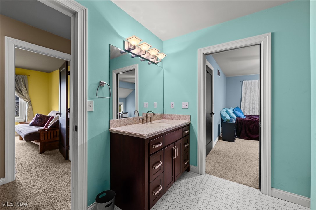 1300 Windward Lane, Kent, Ohio image 37