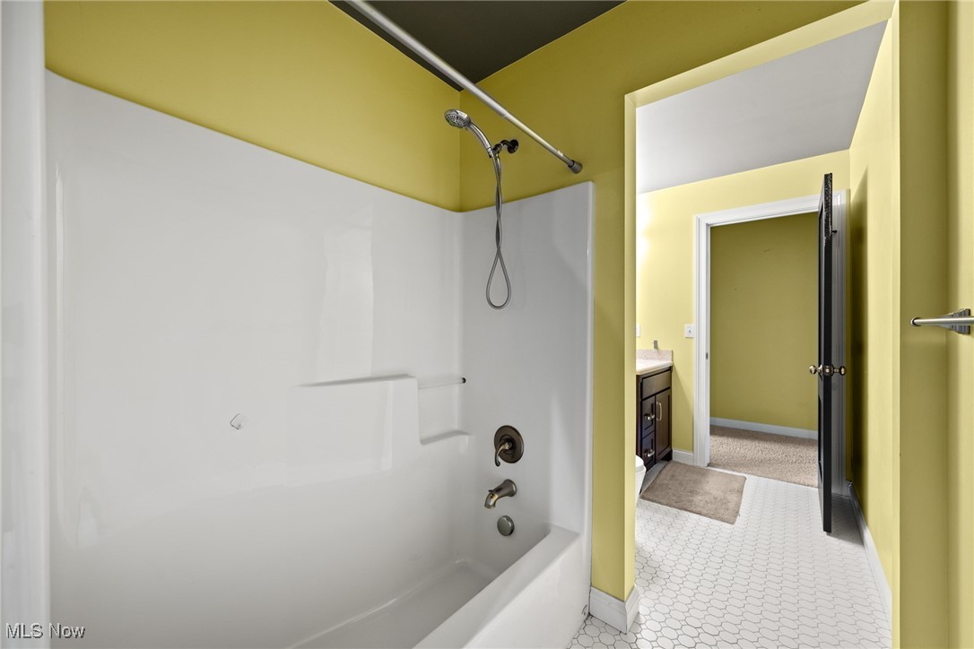 1300 Windward Lane, Kent, Ohio image 34