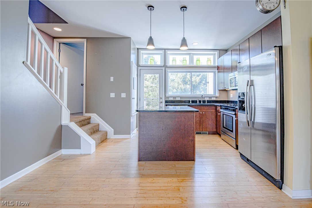 Franklin Ave Twnhms - Residential