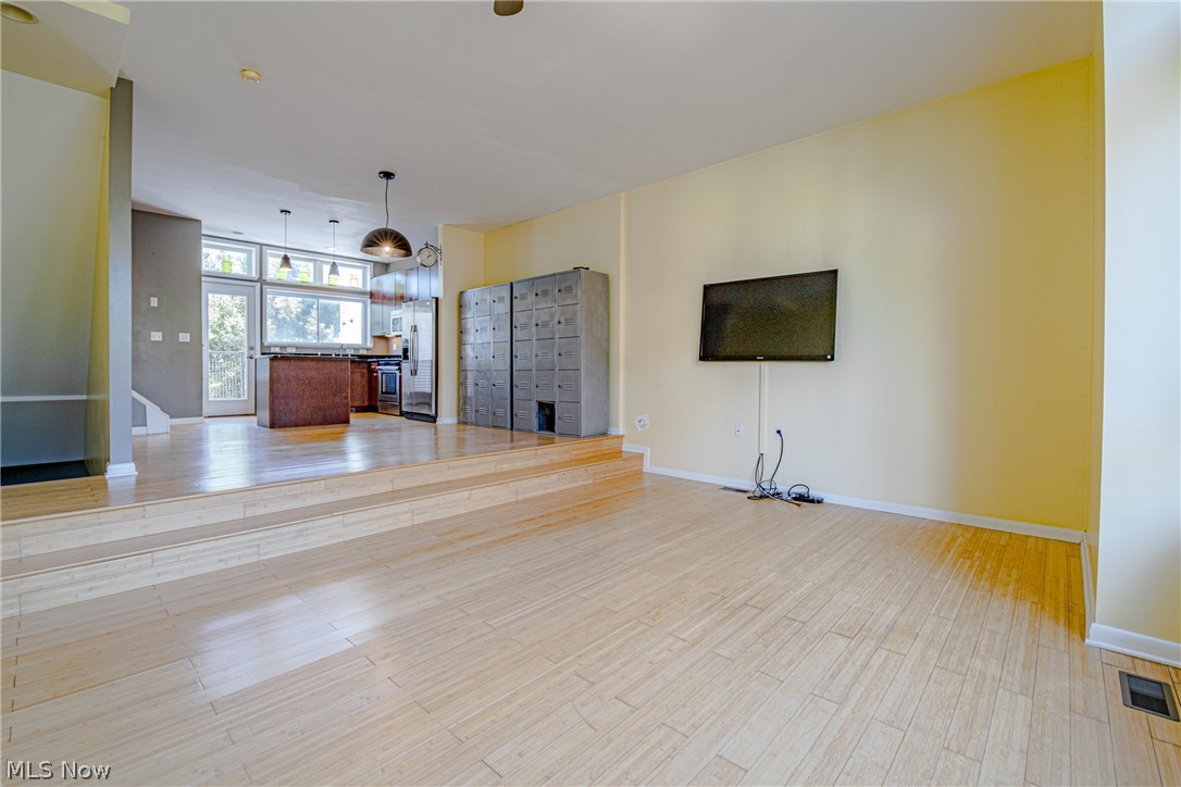 Franklin Ave Twnhms - Residential