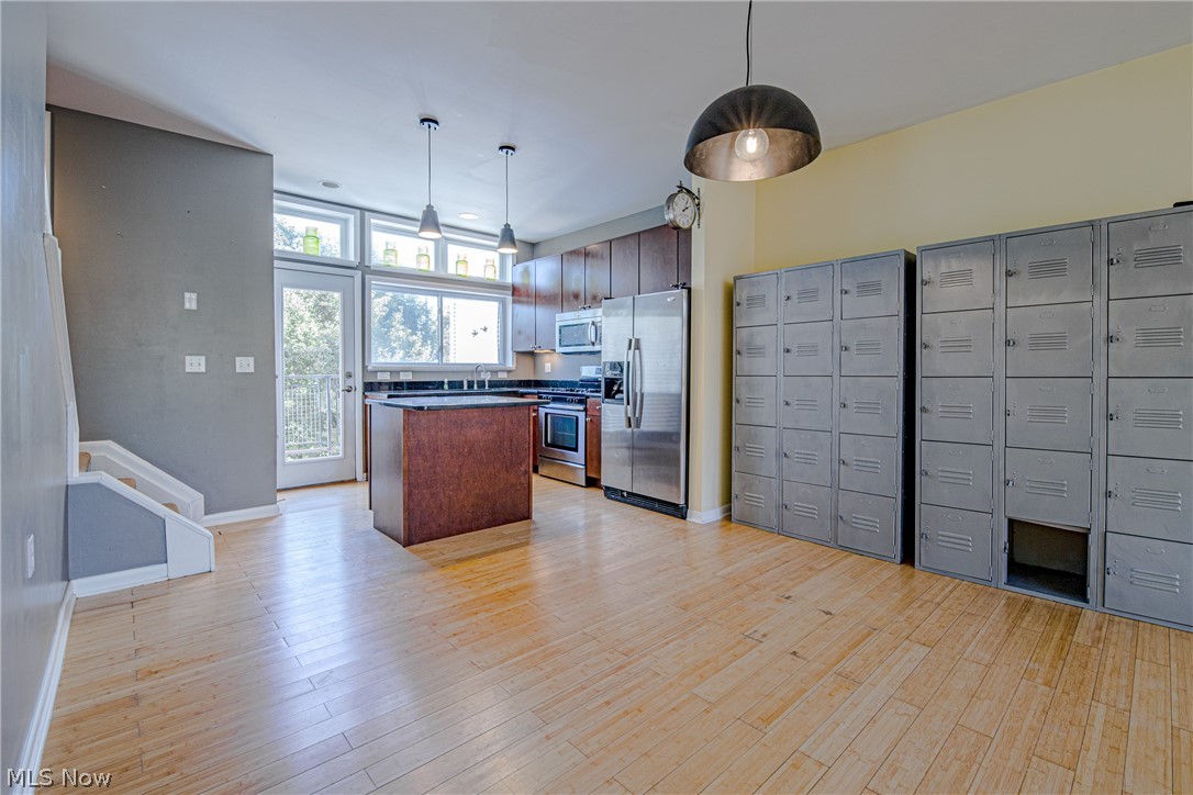 Franklin Ave Twnhms - Residential