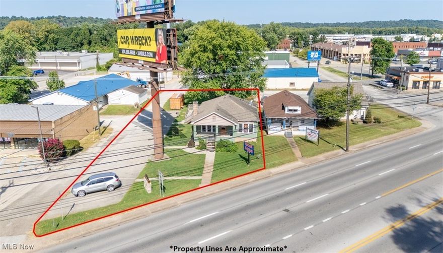 Explore this outstanding business and retail opportunity at 3653 Murdoch Avenue in Parkersburg, WV. With a daily traffic count of 29,553, this property offers the flexibility to be tailored to your specific needs. Its prime location near the Grand Central Mall, Lakeview Shopping Center, and various national retailers ensures excellent visibility for your business. Property is in the county- No B&O Tax. Contact us today to schedule a tour of this highly desirable commercial space.