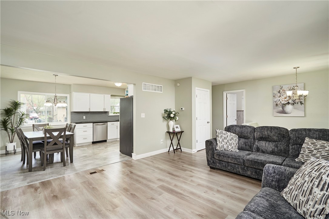 1015 Ellsworth Drive, Akron, Ohio image 3