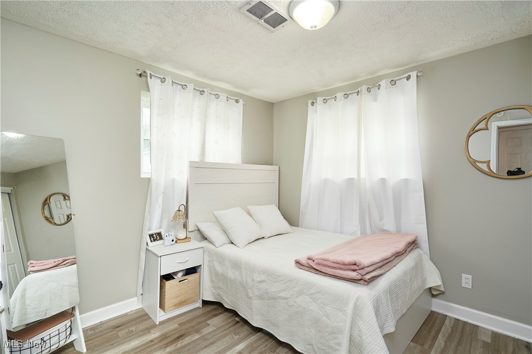 1015 Ellsworth Drive, Akron, Ohio image 13