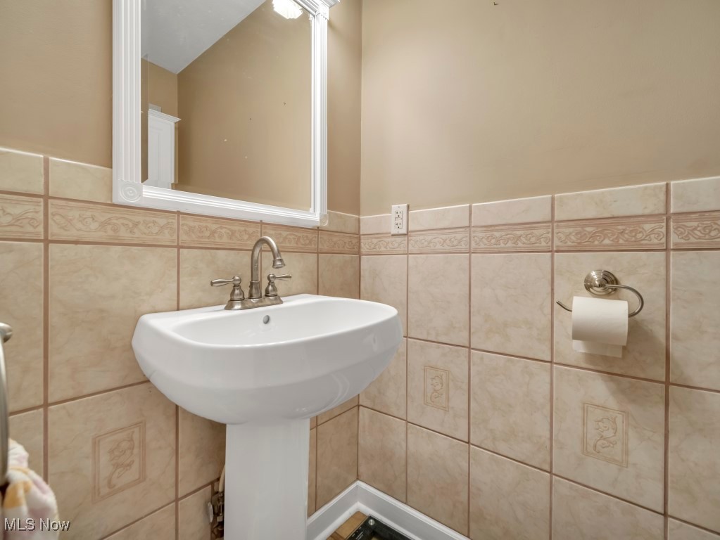 4820 Washington Avenue, Lorain, Ohio image 24