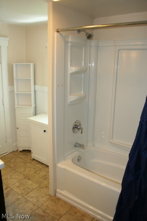 Elywood 04 - Residential