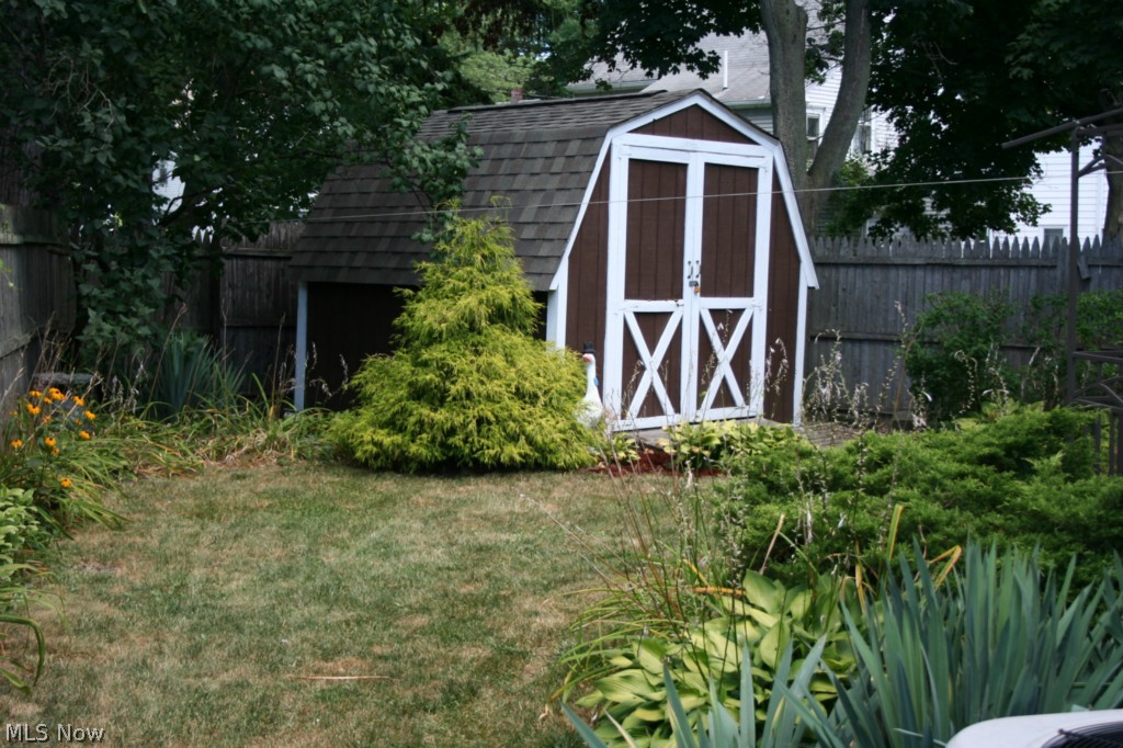 Elywood 04 - Residential