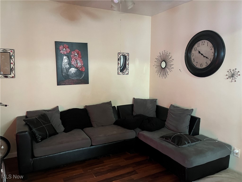 7704 Brinsmade Avenue