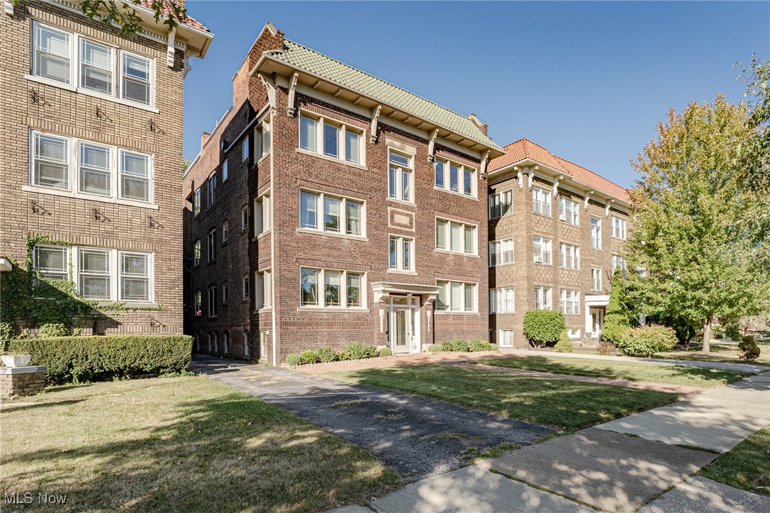 12966 Clifton Boulevard #100, Lakewood, Ohio image 2