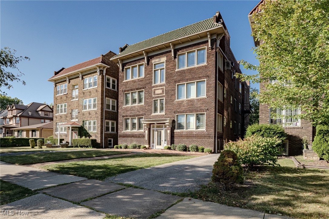 12966 Clifton Boulevard #100, Lakewood, Ohio image 1