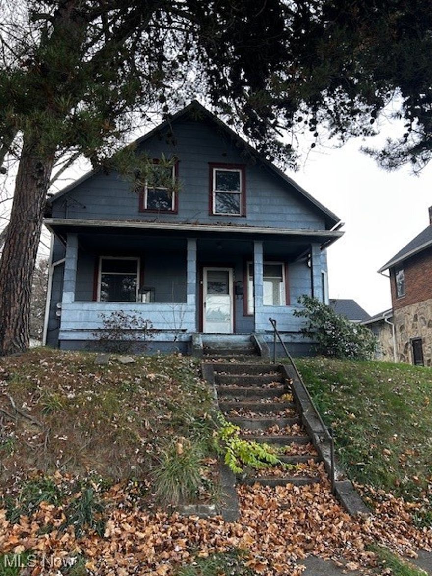 Downstairs unit has 2 bedrooms and 1 bath, upstairs is a 1 bedroom 1 bath unit. Separately metered utilities and cleared ready for your touch.