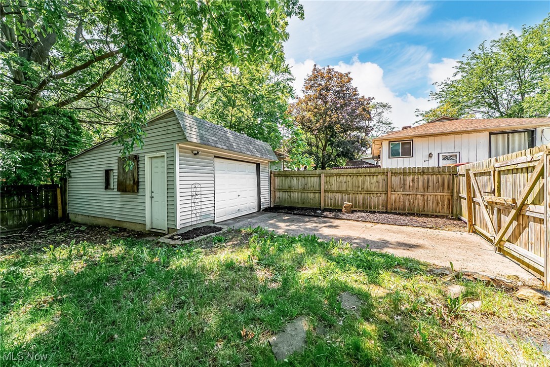 803 East Avenue, Elyria, Ohio image 26