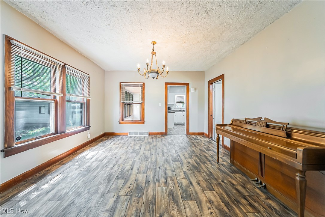 803 East Avenue, Elyria, Ohio image 5
