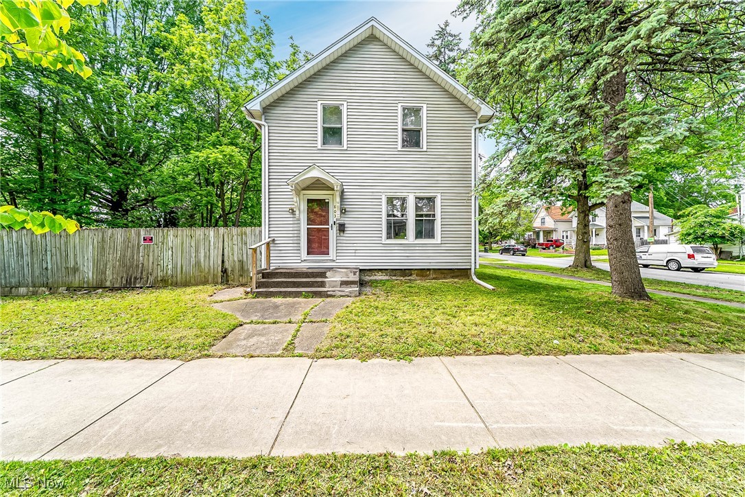 803 East Avenue, Elyria, Ohio image 1