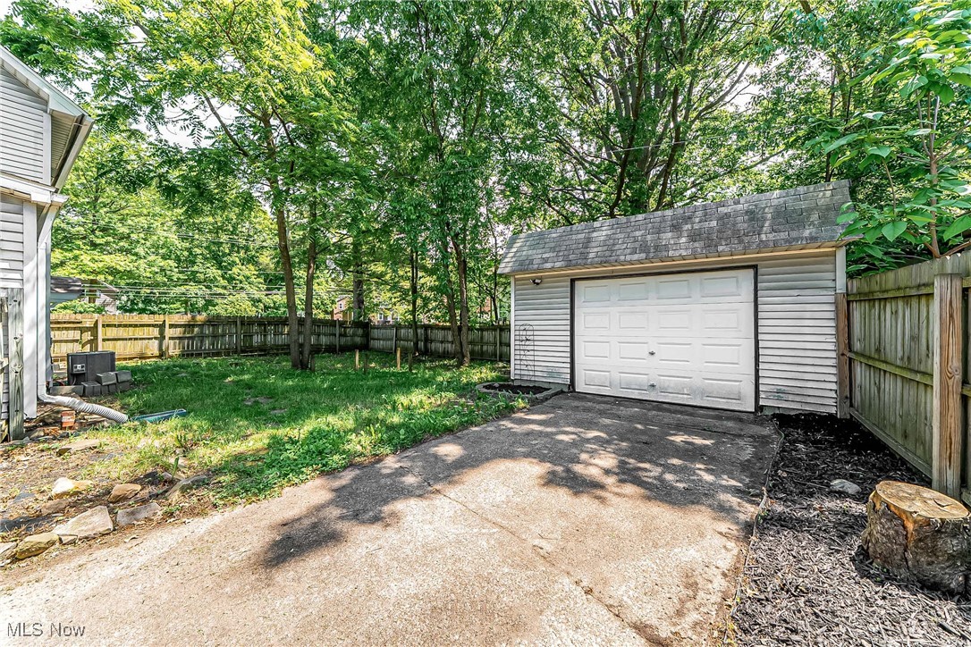 803 East Avenue, Elyria, Ohio image 27