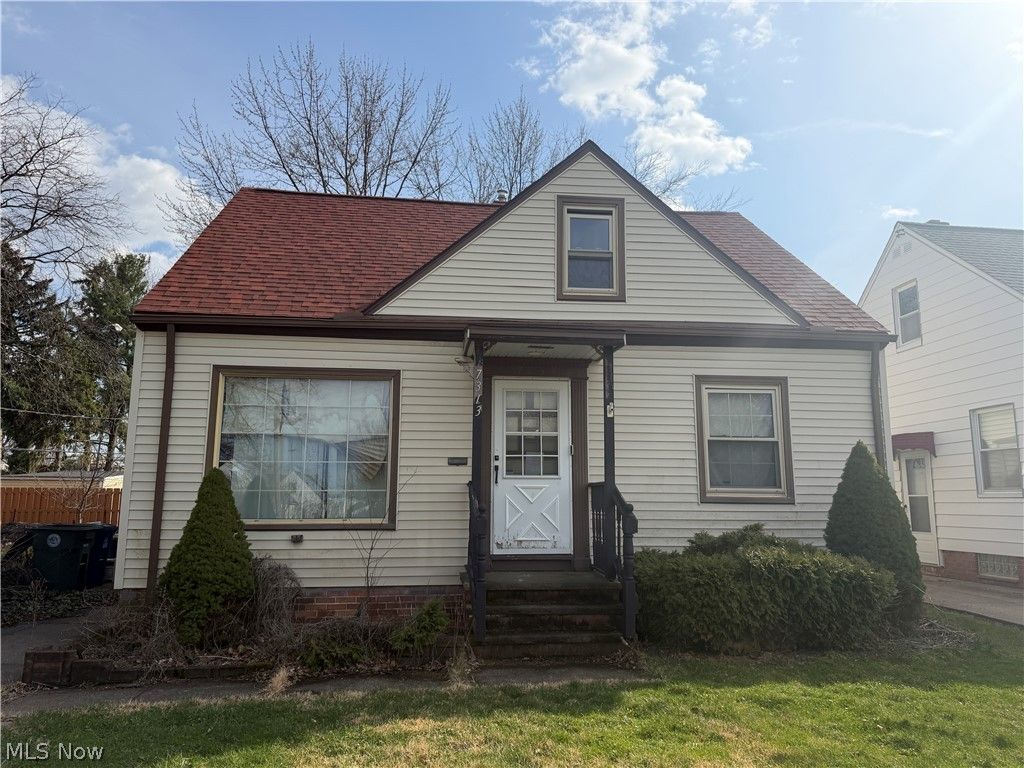 Photo of 7313 Traymore Avenue, Brooklyn, OH 44144 (MLS # 5204409)