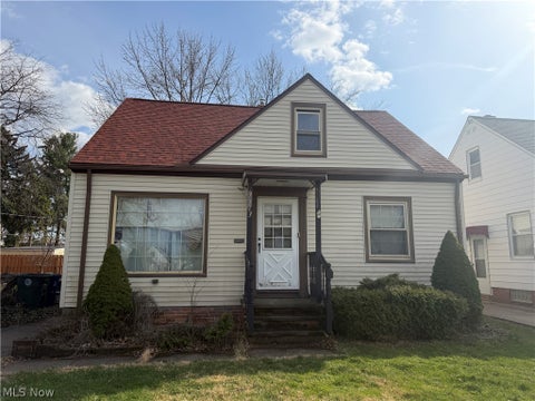 Homes For Sale - 7313 Traymore Avenue<br/> Brooklyn, OH 44144