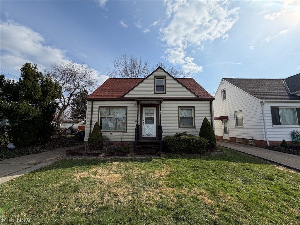 Photo of 7313 Traymore Avenue, Brooklyn, OH 44144 (MLS # 5204409)